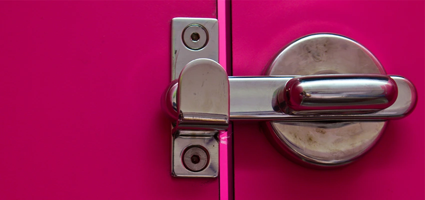 Childproof Gate Lock in Vernon Hills, Illinois