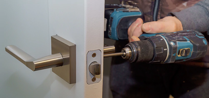 Broken Door Handle Lock Repair in Vernon Hills, Illinois